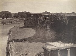 Bangalore Fort in 1860 CE showing fortifications and barracks. The fort was originally built by Kempe Gowda I as a mud fort in 1537 CE.