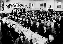 A 1933 meeting of the Dominion League in support of secession