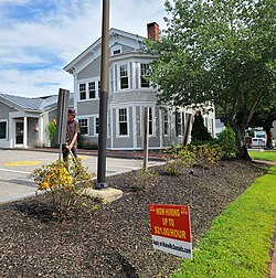 McDonald's was forced to maintain pre-existing exterior of the house at their location in Freeport, Maine.[62]