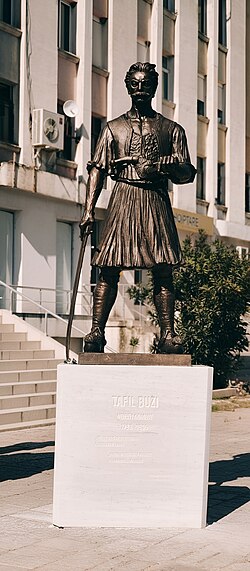 Tafil Buzi statue in Tepelenë