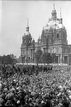 Assembly of the Communist Party's Roter Frontkämpferbund at the Berlin Cathedral in 1928