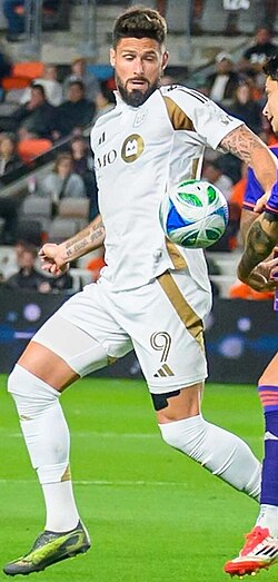 Giroud playing for Los Angeles FC in 2025