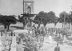 British troops and camels in Tripoli, reached by the armoured cars and XXth Corps Cavalry on 13 October, by the 19th Brigade on 18 October, the remainder of the 7th Division on 28 October and the Australian Mounted Division on 7 November 1918