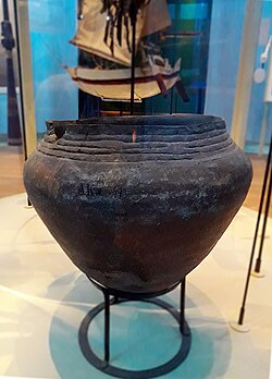 Aruban pot (before 1881). Colonial records often give a one-sided perspective on the indigenous heritage. Original inhabitants of the Caribbean had many languages and cultures. And there was considerable exchange of ideas and produce. — Tropenmuseum