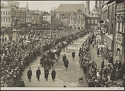 Funeral procession for Lorentz in Haarlem, February 1928.