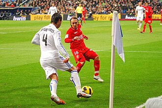 Ramos has been described as being comfortable on the ball,[234] possessing good technical ability and good crossing ability.[235][236][237][238]