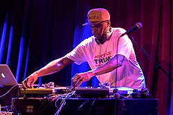 DJ Pete Rock performing at Rahzel and Friends – Brooklyn Bowl, 2016