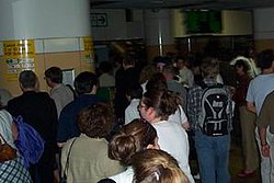 Crowds navigating Union Station during the Northeast blackout of 2003