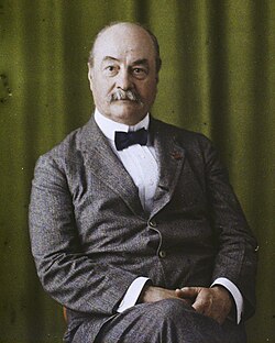 Autochrome portrait by Auguste Léon, 1921