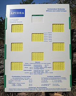 Formic acid evaporator for use in beehives.