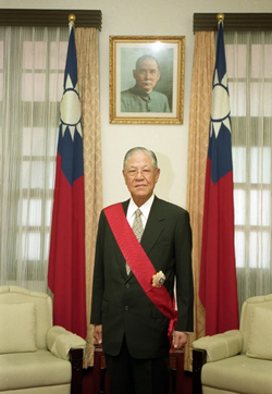 In 1988, Lee Teng-hui became the first president of the Republic of China born in Taiwan and was the first to be directly elected in 1996.