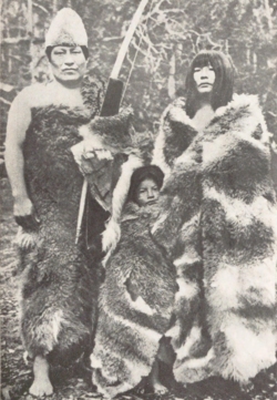 Selkʼnam family