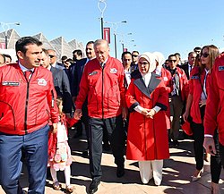Erdoğan (centre) with his spouse Emine (centre-right), granddaughter Canan Aybüke (centre-left), and son-in-law Selçuk Bayraktar (left) at Teknofest festival in Azerbaijan (2022)