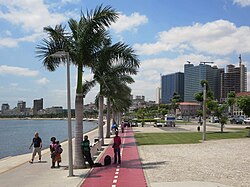 Marginal promenade along the bay