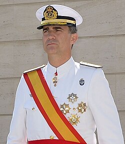 King Felipe VI in uniform of Captain General of the Navy at the Naval NCO Academy in 2014.