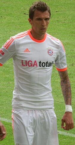 Mandžukić playing for Bayern Munich in August 2012