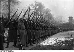 The Reichswehr honoring the fallen of World War I.
