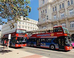 Sight-seeing busses at the Parque Central