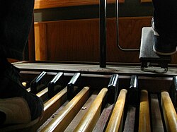 Unlike an American Guild of Organists pedalboard, a console Hammond normally has 25 pedals.[9]